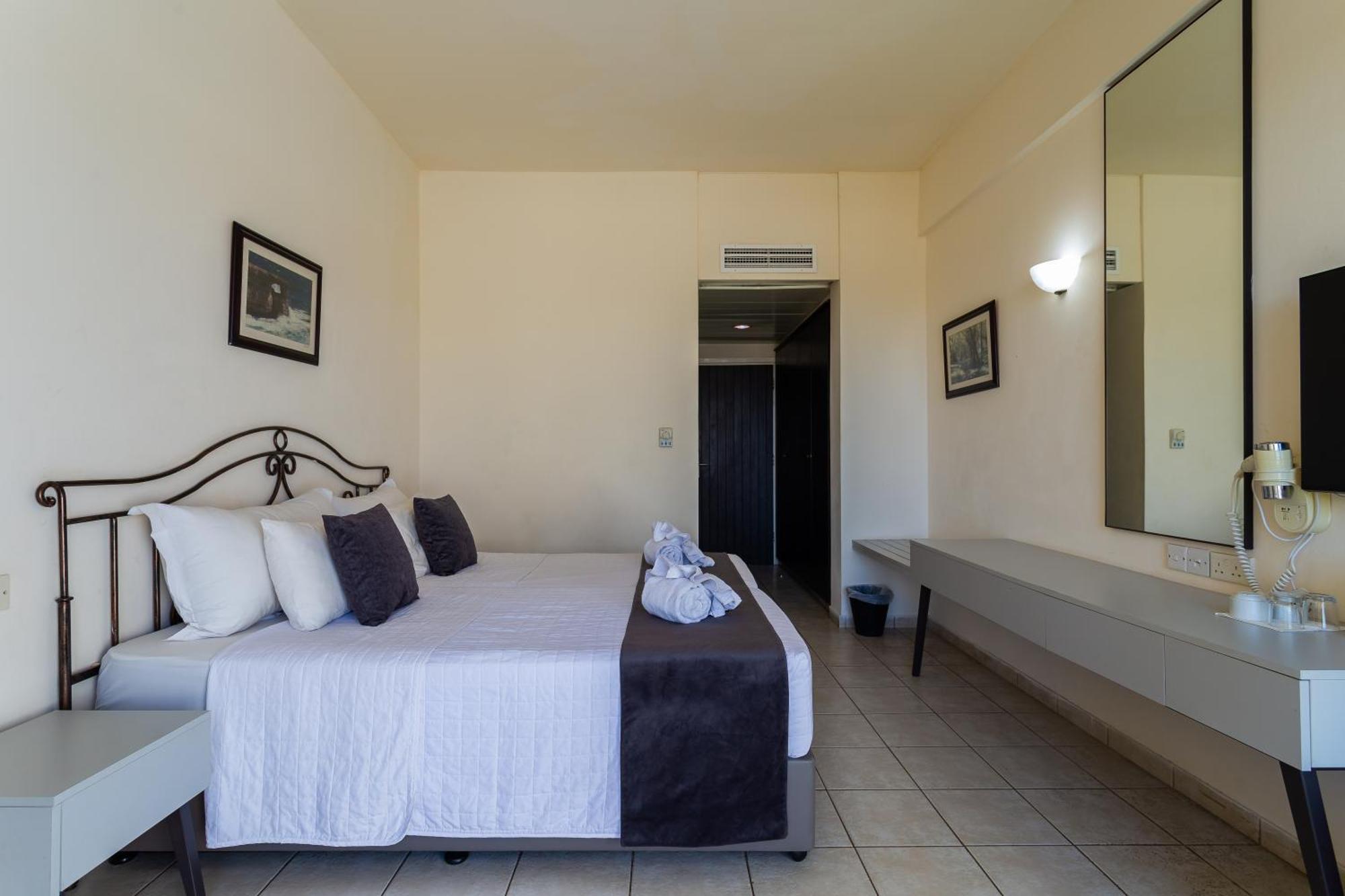 Piere - Anne Beach Hotel Ayia Napa Exterior photo